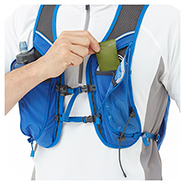 Stretch mesh pocket in shoulder pocket (photo: Cross Runner Pack 15L)